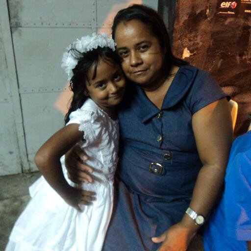 Mossoroense, Casada com Aldenor, Mãe de 2 Filhas.