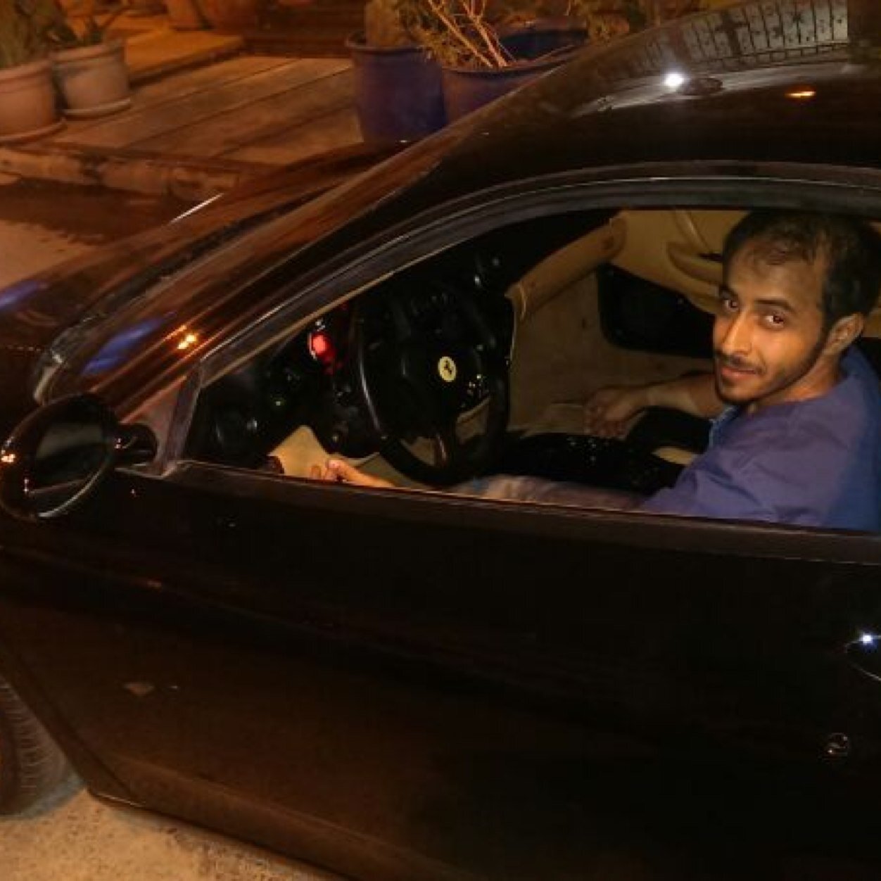 طبيب....عائلتي مملكتي....أتمنى الأفضل لي ولوطني وهمي هو الأجيال القادمه...!!!