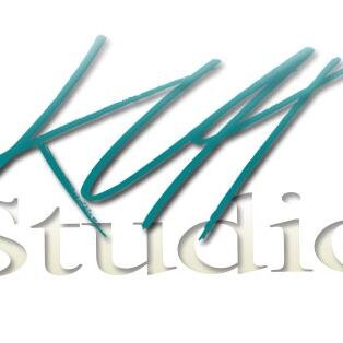 I am Nic Danner #MasterStylist Owner of #KutStudios ✨ be my next #MasterPiiece (501)326-5444 #BookToday #Stylist #Barber #MakeUpArtist #Style
