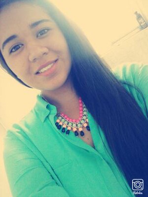 Hola pues soy una chava la que ama muchisisisisimo a Justin Bieber! & soy BELIEBER(: