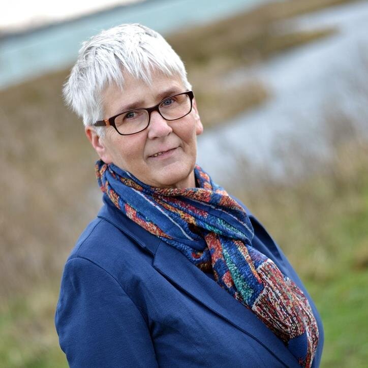 1957loes's profile picture. 