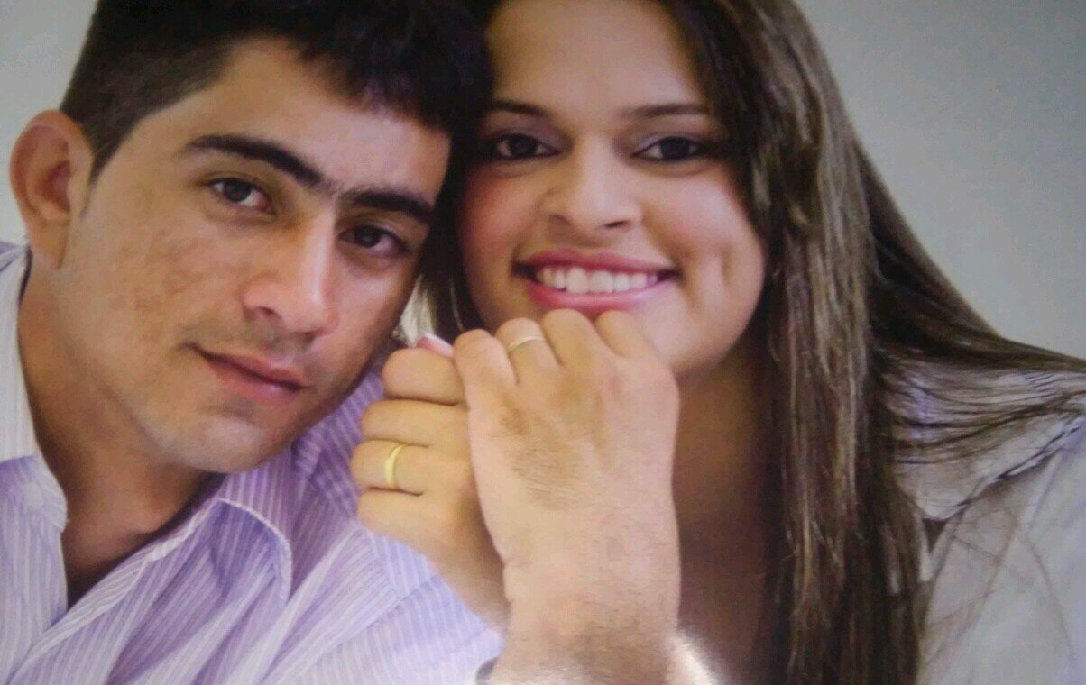 ...Casal abençoado por Deus, Ama tudo o que faz, adoramos a um Deus sobre todas as coisas, amos nossa familia e amos fazer parte da familia Verbo da Vida...