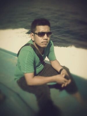 i Like Red colour + Me it's Simple Boy:)