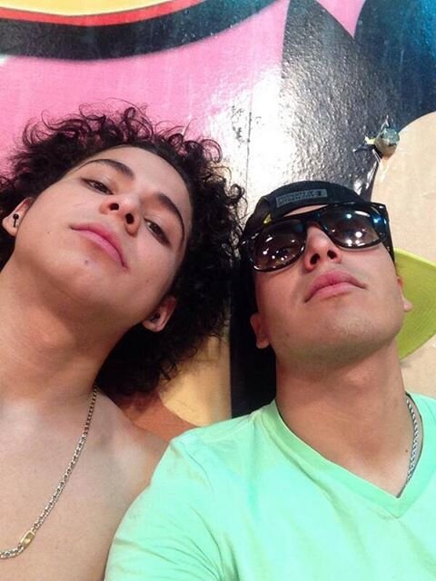 @Brandon_meza y @_snuppy08 son mi adoración simplemente el mejor team los amo :3  ademas otra de mis idolos es @ArelyTellez *w* plis SIGANME Y LOS SIGO !!!!