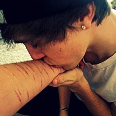 two people on this acc ... we want to die ... we jump together ...