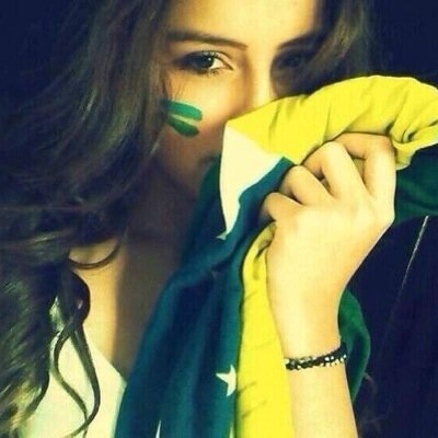 My name is Maria.I'm 17 years old. I'm from Los Angeles(USA). I like to listen to music(espesially 1D), sing, dance...and of course I like partys!!! And I ❤️ 1D