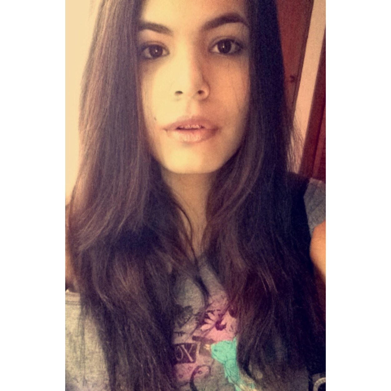 Paulina Diaz Tineo,una chica de 15 años,medio bipolar,loca,tierna,cariñosa,confiable,chevere,divertida,etc.El chocolate es mi delirio jeje