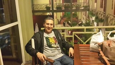 Cuervo,amante del buen fútbol, la literatura, el cine y toda expresión de cultura popular. Admiro a aquellos comprometidos con su tiempo,su tierra y su pueblo !