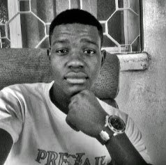 beats maker, amateur de liqueur , adore les filles cool et le sport