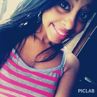 Hoje eu acordei gostando mais de mim, mudei os meus conceitos. Me valorizei.Sigo de volta 
Palavra de @laaryscrazy