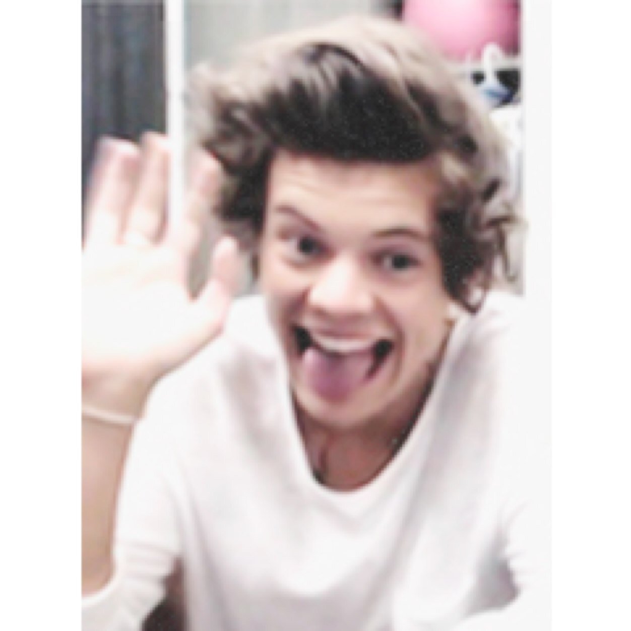 Hii! She just gave you a free follow @Louisluttt, Please follow her? Bc Goal ;) TYSM