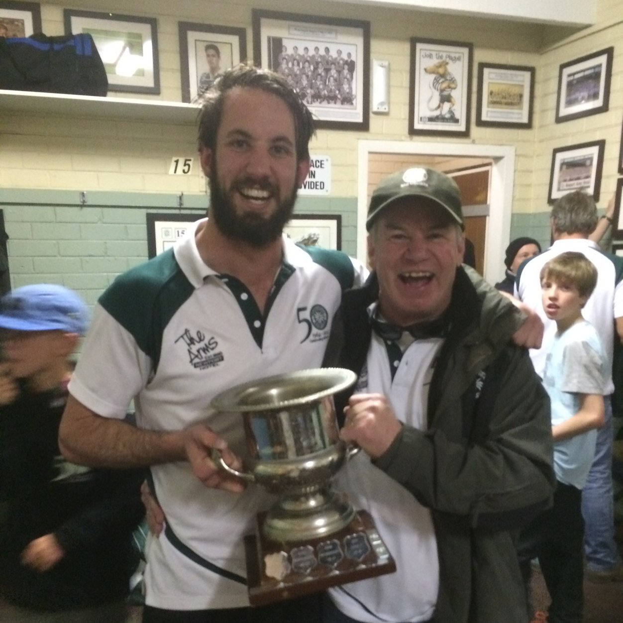 Rugby referee and supporter of all things rugby. Proud life member of Warringah Rats and Collaroy Cougars Rugby Clubs. Tweets are mainly rugby orientated.