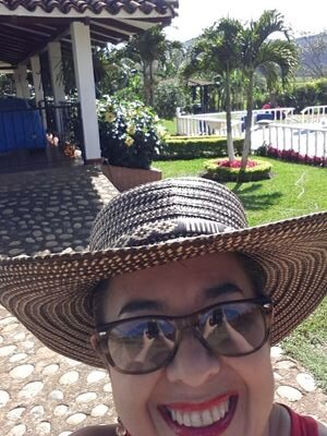 CON LA PROFESIÓN MÁS MARAVILLOSA DEL MUNDO