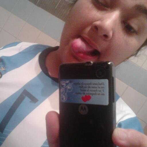 Juego a Volley 
Me Gusta Vailar Cuarteto y Vachata... 
Soy Directioner y  Serranista =D