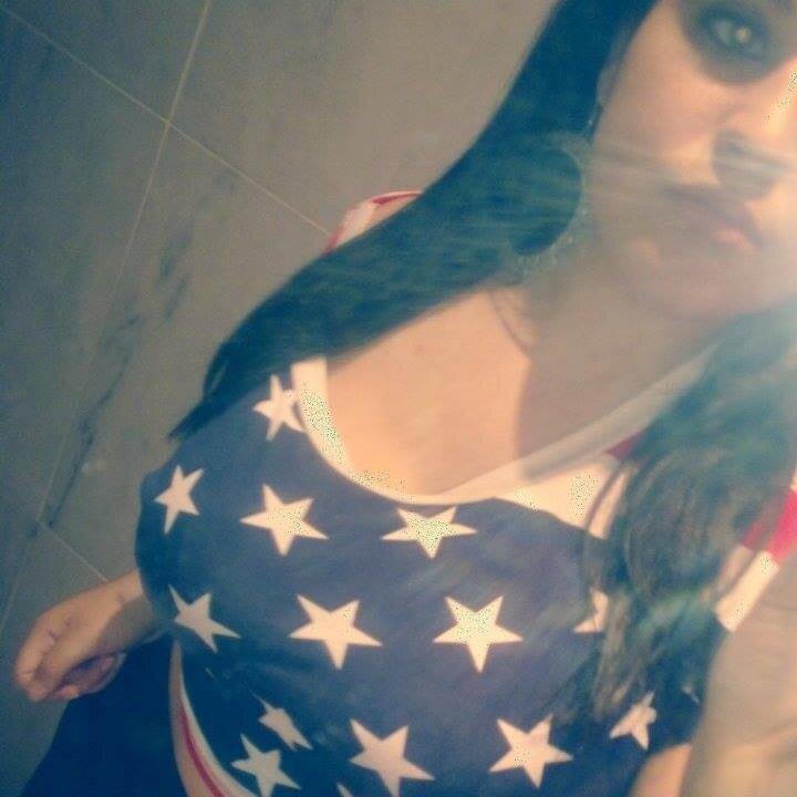 Dulce, Siimpatica,Siiempre positiva & por Ultiimo. S-O-L-T-E-R-A♥ La Barbiie?  Mi Canttantt Favoriito• Shadow Blow~. Mi Grupo Favoriito• El Batallon~