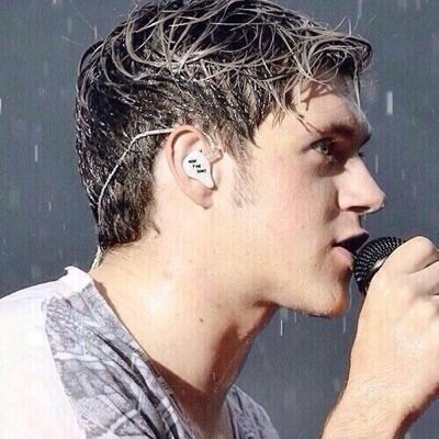 This accout no longer exists / please follow @crazyfaceziall