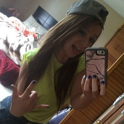 im 17 i love adventures and im always myself no matter what. if you dont like me then you can suck it.