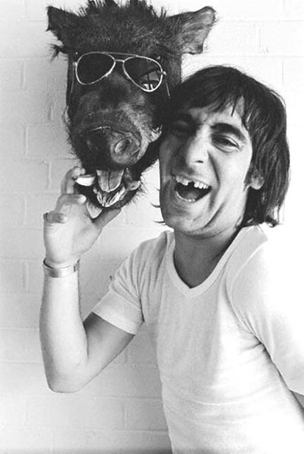 sexdrugsrock96's profile picture. Where the world of fags in skinnies, ciders and Techno went wrong.. Pure Fucking Rock!!!