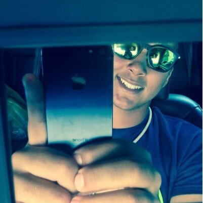 ~Love is Power
~Dominican BallPlayer   
IG;Albertoov_27 
Solo triunfó aquel que se levanto mas veces que la cantidad de veces que cayo!