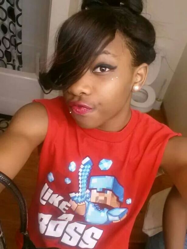 IG : @ _xpretty_mee //  Facebook : Pretty Mee , do what a boss would do & make that  follow button blue(: