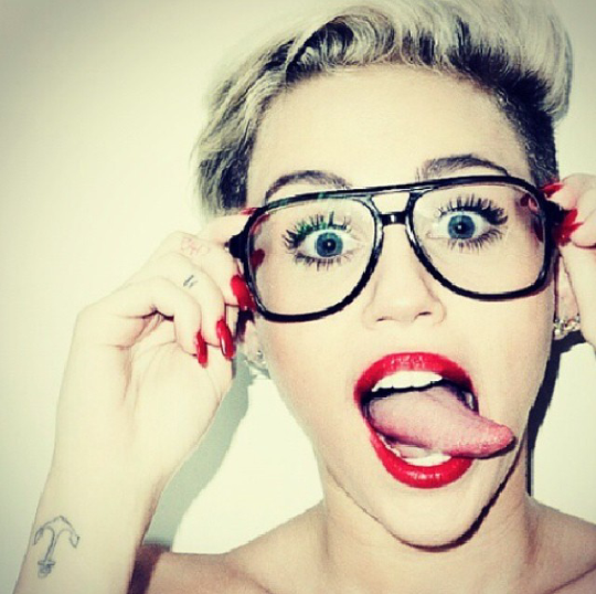 BittchesAL's profile picture. Pibas resentidas desde siempre.