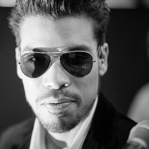 Veteransänger/Songschreiber, Charlee bringt einen Charme auf die Bühne, 10 Jahre Erfahrung in der Musik-Industrie, und neues Musik für euch!