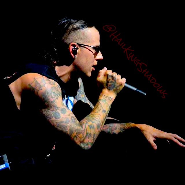 HailKingShadows's profile picture. Hail to the King. [18+ RP]