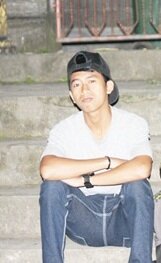 NgurahOne's profile picture. Apakah salah jika aku masih mengharapkanmu:')