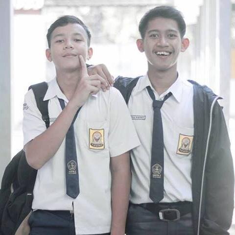 Hello Guys , My Name is TOYIB SJ . I Love Allah SWT , Muhammad SAW , ISlam ,| Pin:2663ffff | SMk muh mjng JHS | Player Basketball |  | ig : Toyibsj |