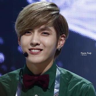 THIS IS A FREE FOLLOW :-) follow @chenyeoltaohuns to get more free follows x mention her for a followbaek xx