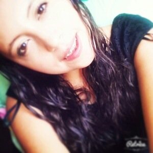 Soy esa amiga que tu novia no quiere que tengas.