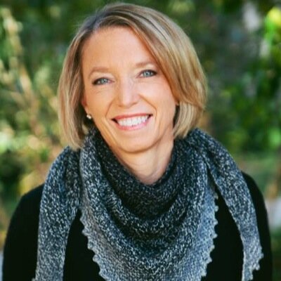 Knitting instructor, designer, author. Website with 200+ videos, free patterns and a KAL sponsored by Skacel. http://t.co/fXUNxkRmvU