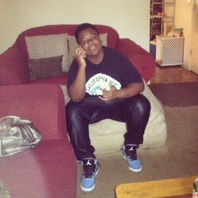 Yo girls fav rapper http://t.co/YDICUZHDi3 http://t.co/L8muQuyOwm