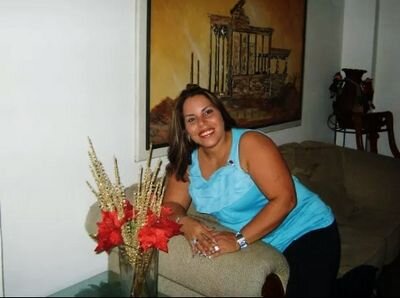 Maracucha de nacimiento con 2 hijos hermosos que son mi Vida; es lo mas grande que Dios pudo darme.