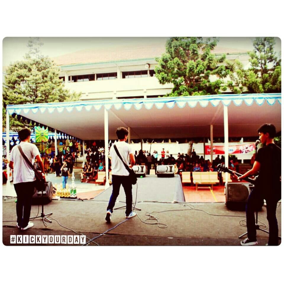 Alternative Indie Music!!! @aldittama (bass and vox) @rezapongoo (guitarist) @rahmatmamit (rhytm) @krisnhaerlangga (drummer) cp: 2776A844/28121EB4 #KICKYOURDAY