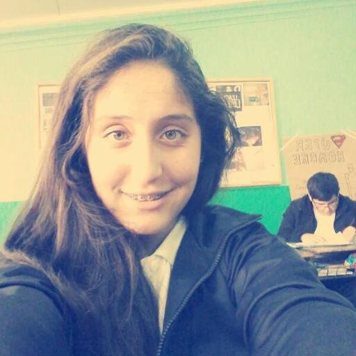 Hola, me llamo Sara k9 (odio mi nombre) tengo 15 años me gusta @BrunoMars @OneDirection Me gusta dibujar, soy alegre e hiperactiva XD