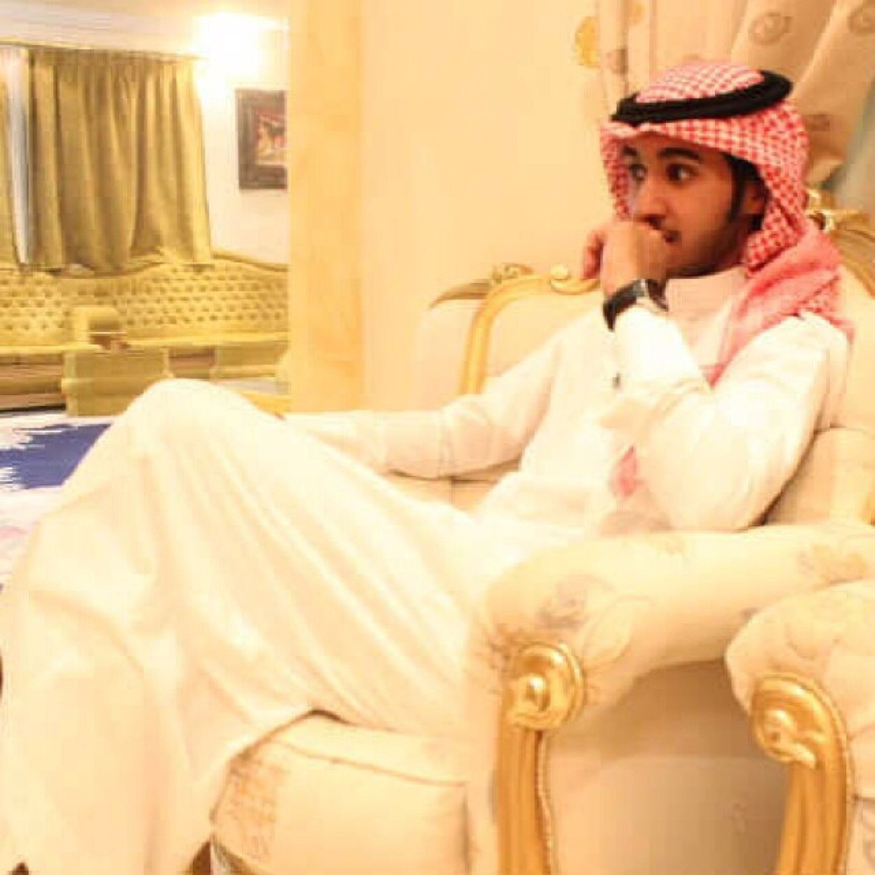 مشجع لنادي جماهيره صناع القرار والحمد لله علئ نعمه الاتحاد
BBM:2add5c54