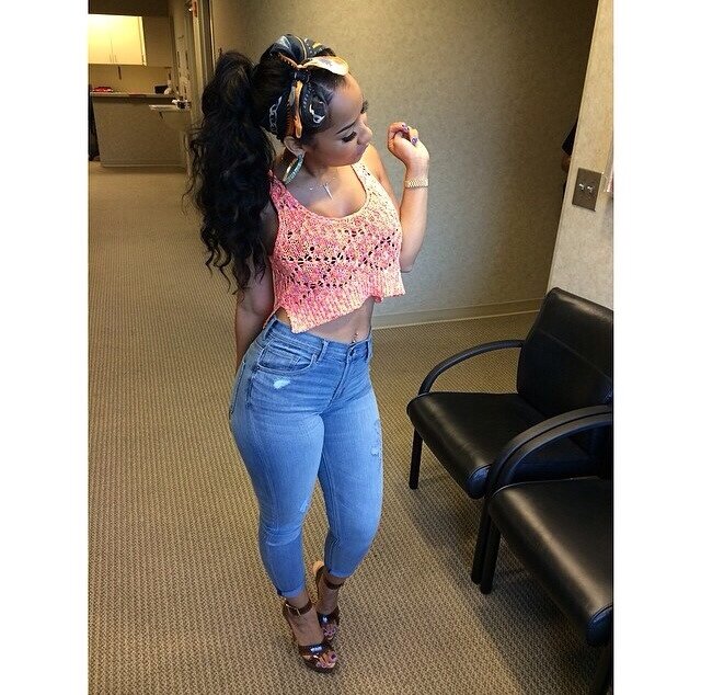 indialoves_'s profile picture. fuck a friend be about ya business