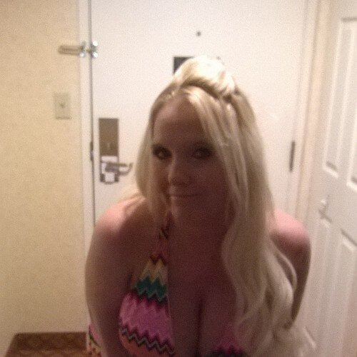 Beautiful. Busty blonde playmate available for in or outcall 24/7 will travel #hmu http://t.co/U2A1y7U0FD
