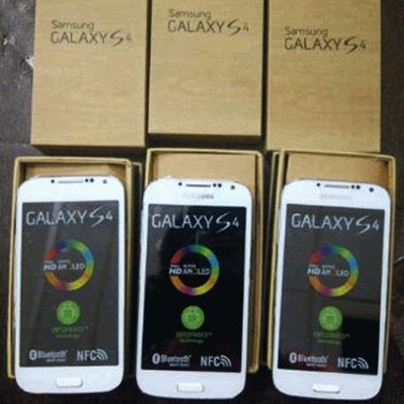 PUSAT DAN DISTRIBUTOR HANDPHONE /GADGET Replika SuperCopy. Aman dan terpercaya. BERGARANSI!! Minat? Hub: 081286242170 PIN BB: 7DD16088 (Fahri)