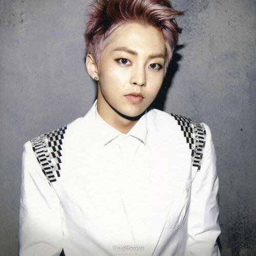 THIS IS A FREE FOLLOW :-) follow @chenyeoltaohuns to get more free follows x mention her for a followbaek xx