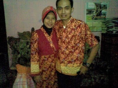 ibu tiga anak perempuan|penyuka belanja|travelling|jilbabholic