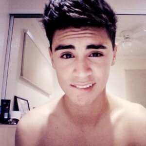 Nasci p ser directioner,(DIRECTIONER COM ORGULHO)!!! 
                                      Sempre!!!
