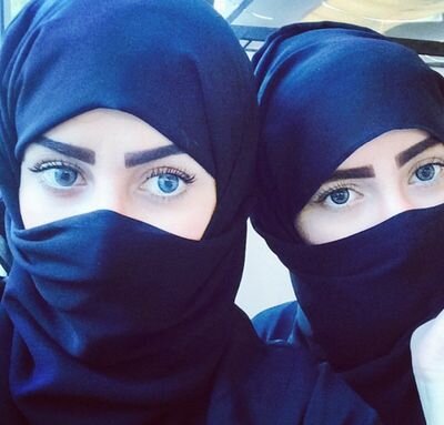 يامليح الوجه يَا كامل الزينّ آن جيت آوصفك ابتدي من وين.
@