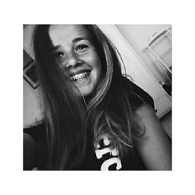 RHC-MC1#15, segbroek 2H2, Instagram: sanneslinkertx , snapchat: sannehockeyy , vrienden/familie feyenoord! ♡❤