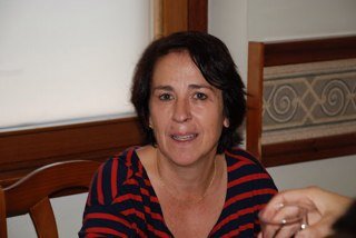 Mujer, profesora de Biología y educadora de otros aspectos de la vida.