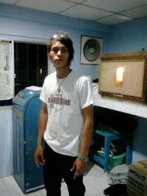 AnusJulianus's profile picture. aku perlu kasih ibu ku yg tersayang sampai ku mati