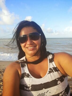 enfermeira,cursando odontologia,apaixonada pela vida.