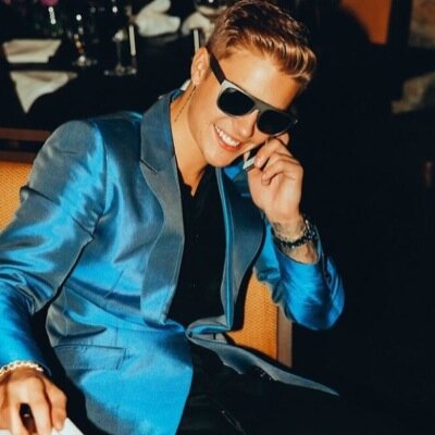 FREE FOLLOW!! PLEASE FOLLOW @Kidrauhlly_ AND I'LL GIVE YOU A COOKIE