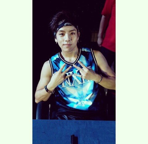 Leader of C-CLOWN Yu Ba Rom (900906) from @braverclsd Let's Love!